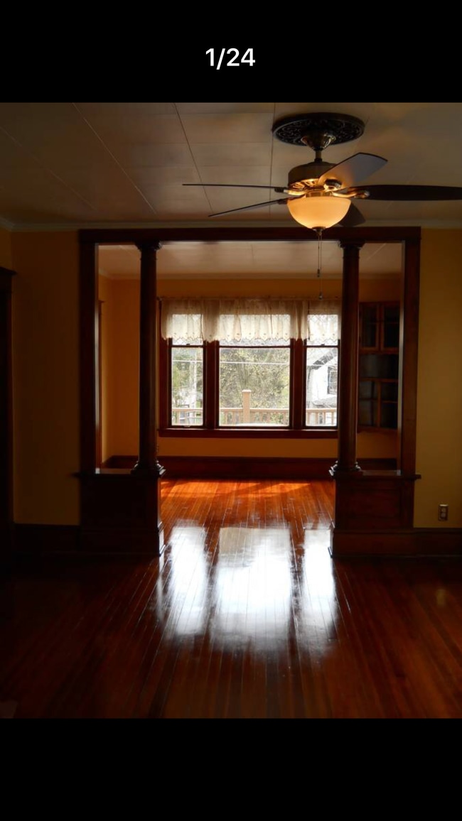 Building Photo - 5028 17th Ave Unit 17th Ave 2