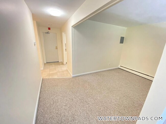 Building Photo - 24 Whites Ave