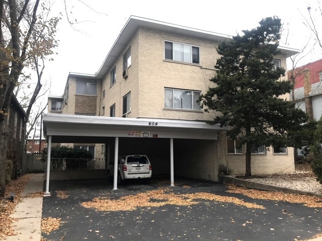 Building Photo - 609 Oakton St Unit 3A