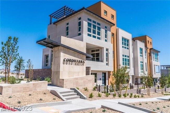 Photo - 646 Spotted Falcon St Townhome