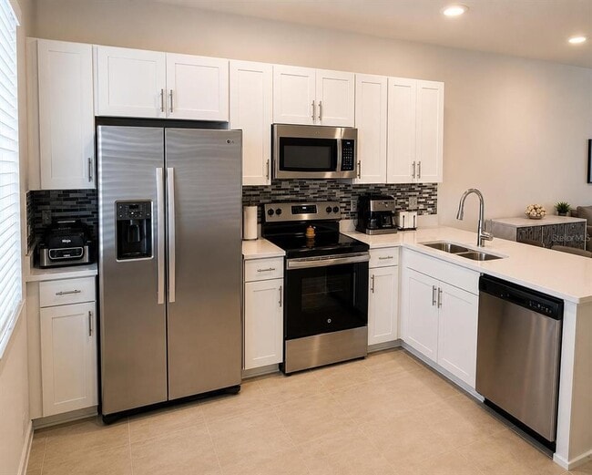 Building Photo - 8580 Daybreak St