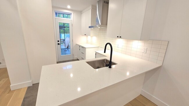 Photo - 2037 Rue De Chambly Unit 2037