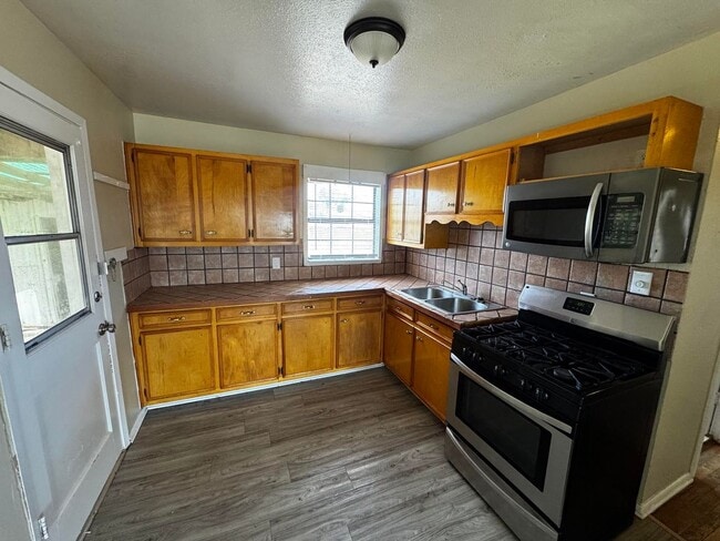 Photo - 2 Bed 1 Bath Ready To Rent ASAP!