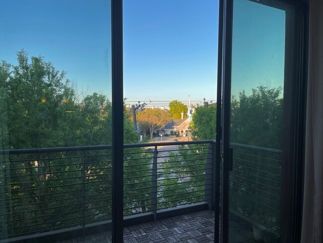 Photo - 4605 Cedar Springs Rd Unidad 305