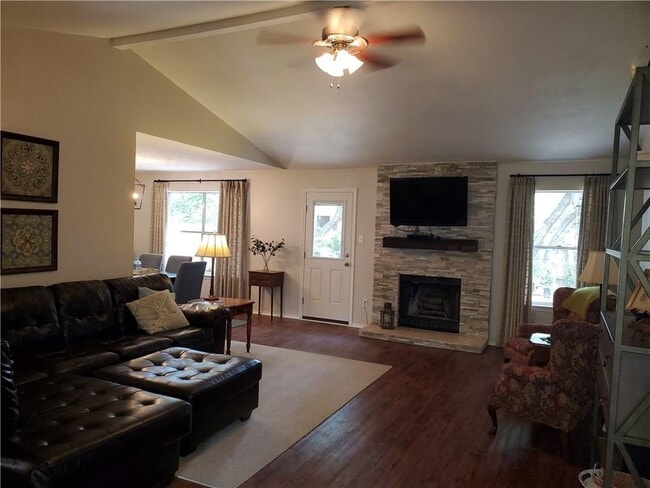 Photo - 1809 Dayflower Trce