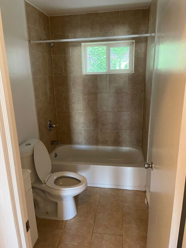 331 S 52nd St Unit #1