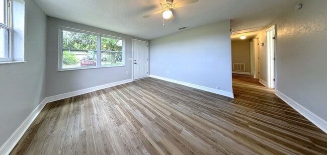 Photo - 235 W Northside Dr