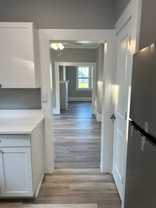 Photo - Newly Renovated 1 Bed 1 Bath Leesburg Unit D