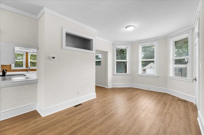 Photo - 265 Greenwich Ave