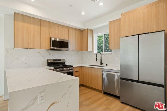 Photo - 1840 Stoner Ave