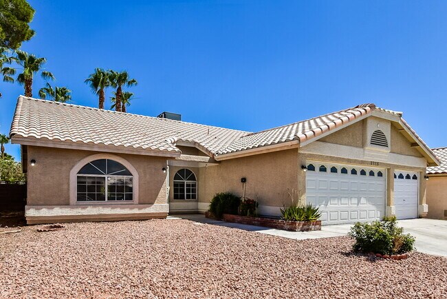 Photo - 2216 Jardine Ave