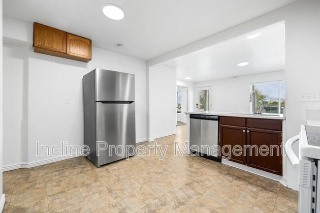 Photo - 439 E 2000 S St