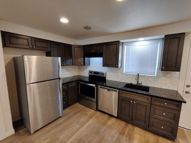 509/511 Montana Ave