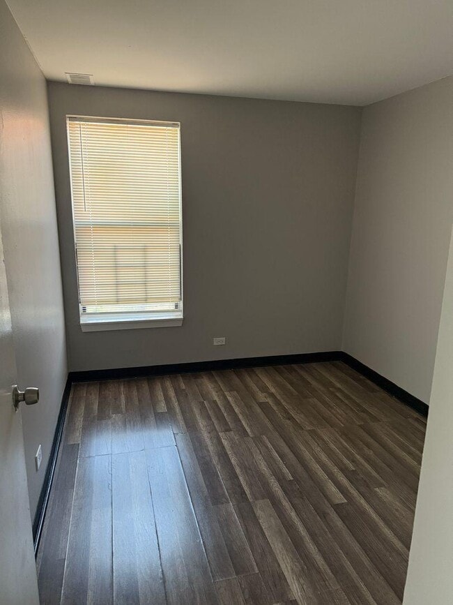 Photo - 4 bedroom in Chicago IL 60612 Unit 101