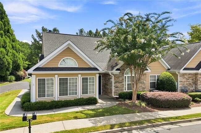 Photo - 3204 Village Ln