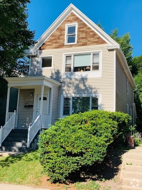 Building Photo - 3221 N Newhall St Rental