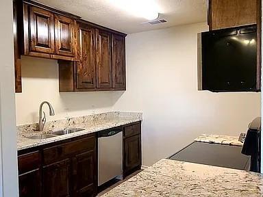 Photo - 436 SW Thomas St