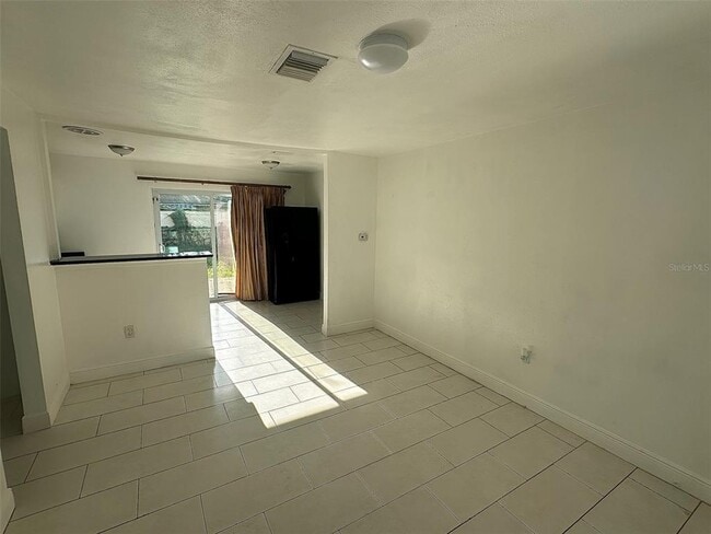 Photo - 10510 N Otis Ave