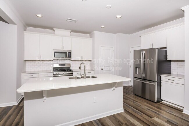 Photo - 2061 Caen St