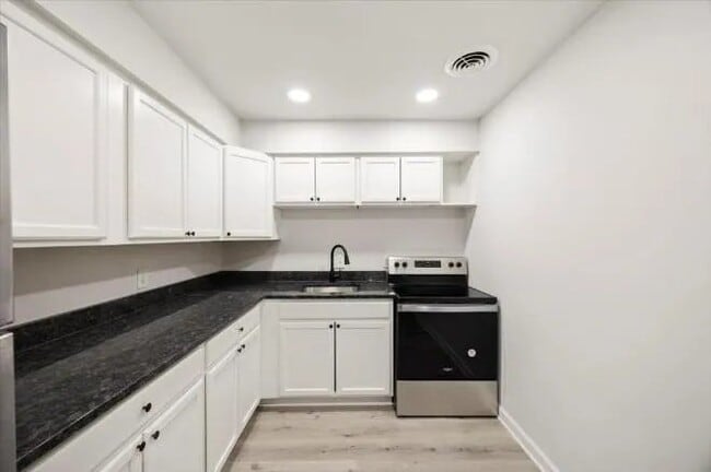 Photo - 2310 Ewing Ave Unit 101