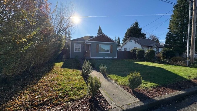 Building Photo - 1956 Lowell Ave