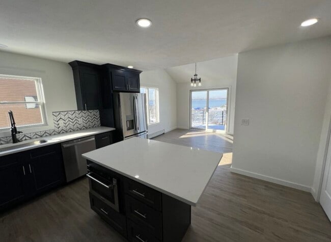 Photo - 909 W Front St