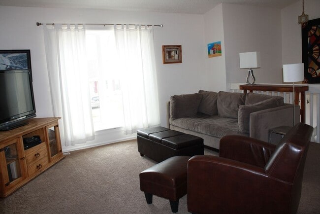 Photo - 523 W Hackberry St