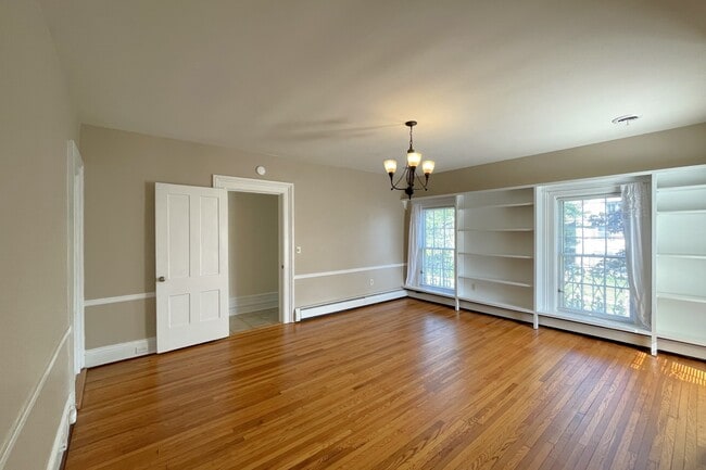 Living Room - 609 W Water St Unit 2