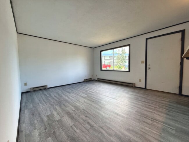 424 E State St Unit B