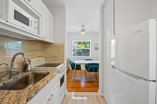 Photo - 3015 Seville St Unidad 7