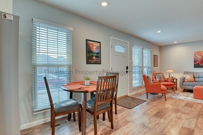 Photo - Cozy Updated 2 Bedroom Townhouse in Central Colorado Springs