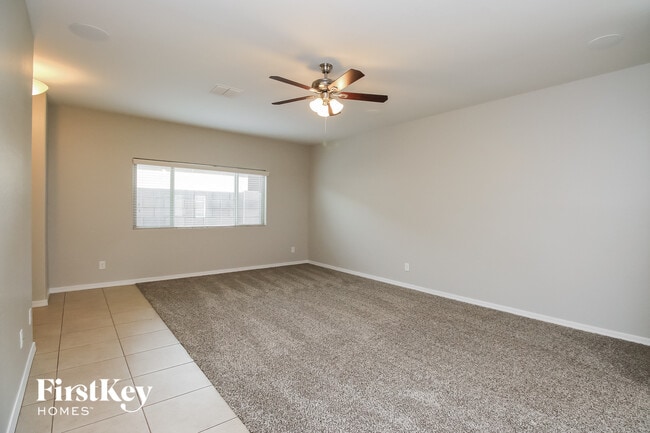 Photo - 900 Leadwood Ave