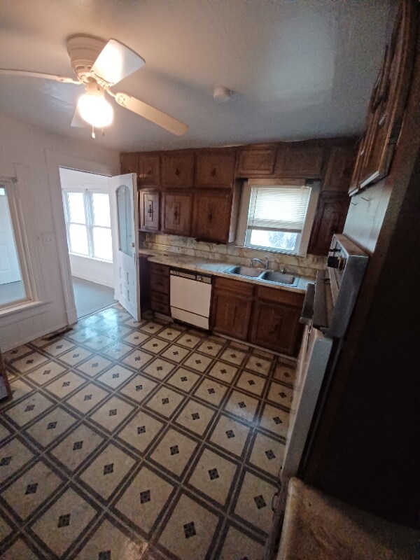 Photo - 403 Eldon St