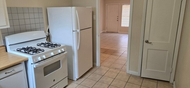 Photo - 1910 Wood Ave