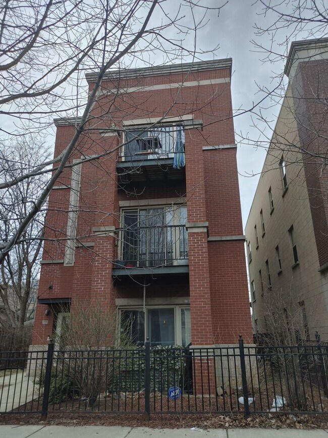 Photo - 1121 W Washburne Ave Condo Unit 301