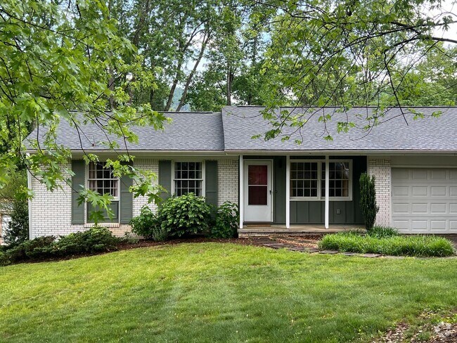 Building Photo - Unfurnished Beaverdam Home - All One Level