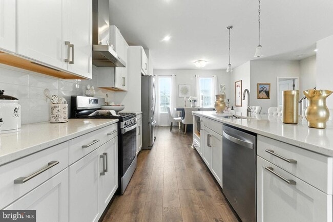 Photo - 406 Honeyberry Ln