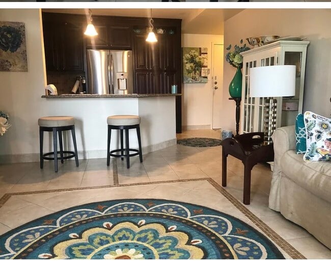 Comfortable furniture - 1800 Roundhill Rd Unit 802