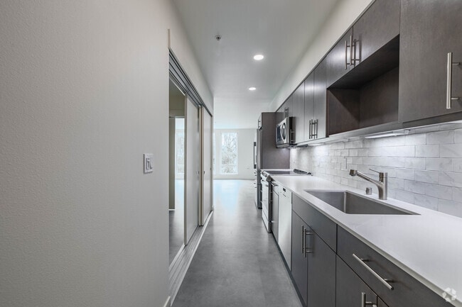 1BR, 1BA - 654SF - Kitchen