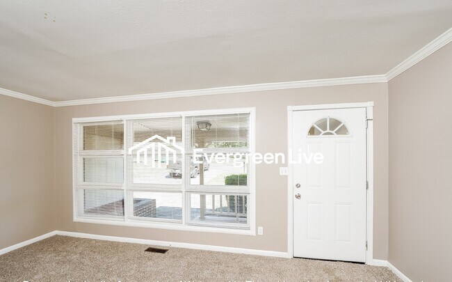 Photo - 913 27th Ave NE