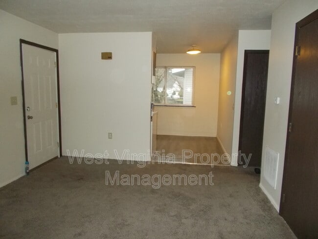Photo - 130 Elm St Unit Apt 5