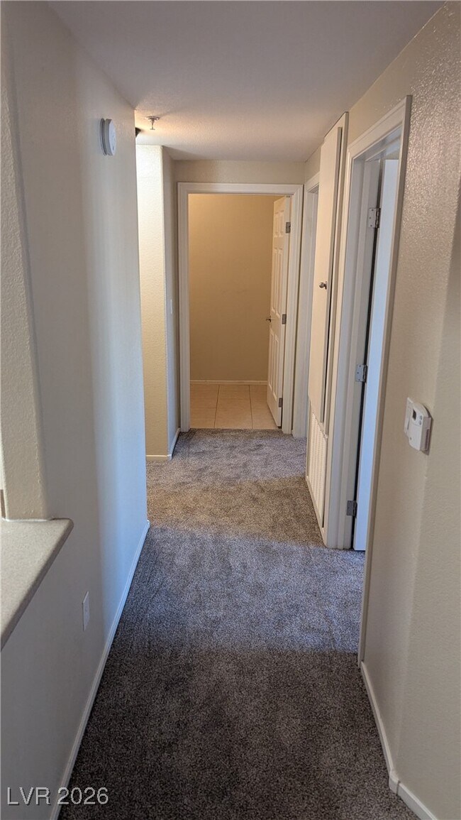 Building Photo - 2291 W Horizon Ridge Pkwy Unit 1202