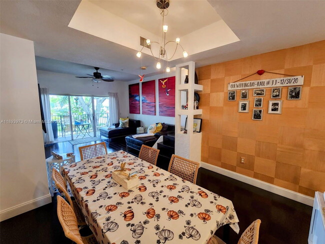 Photo - 730 NE 90th St