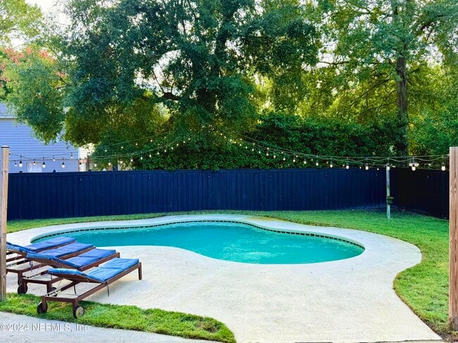 Building Photo - 3756 Anderson St