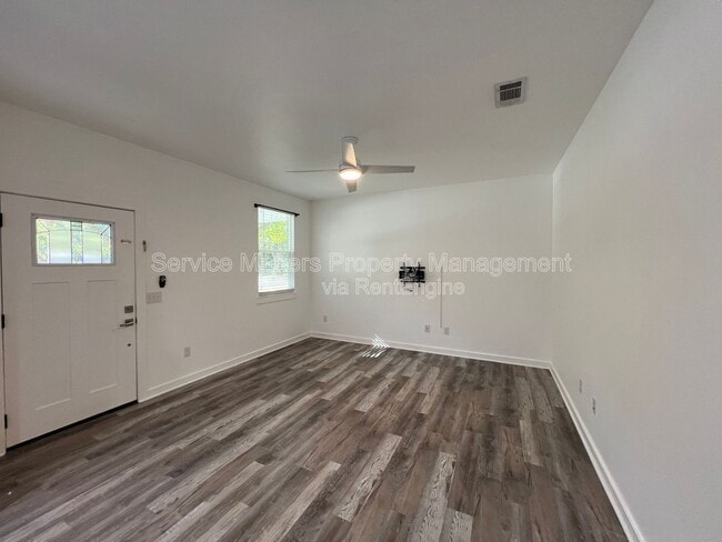 Photo - 6150 Franklin St