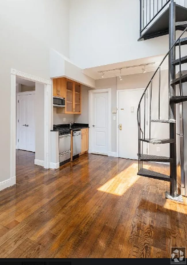 Building Photo - SUNNY West 21st Street True 1 Bedroom Unit 7 Rental