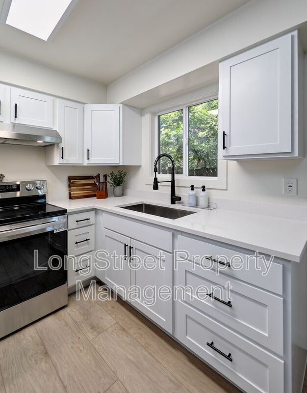 Photo - 11380 SW Greenburg Rd Unit 4