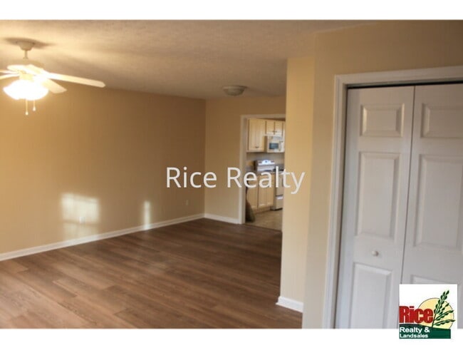 Photo - 400 Wimmer St