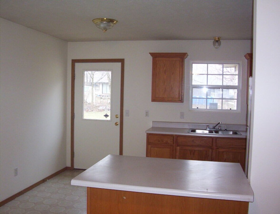 Photo - Cute 3 bedroom house in quiet neighborhood!