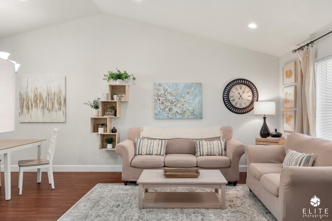 Photo - 920 W Wilder Ave